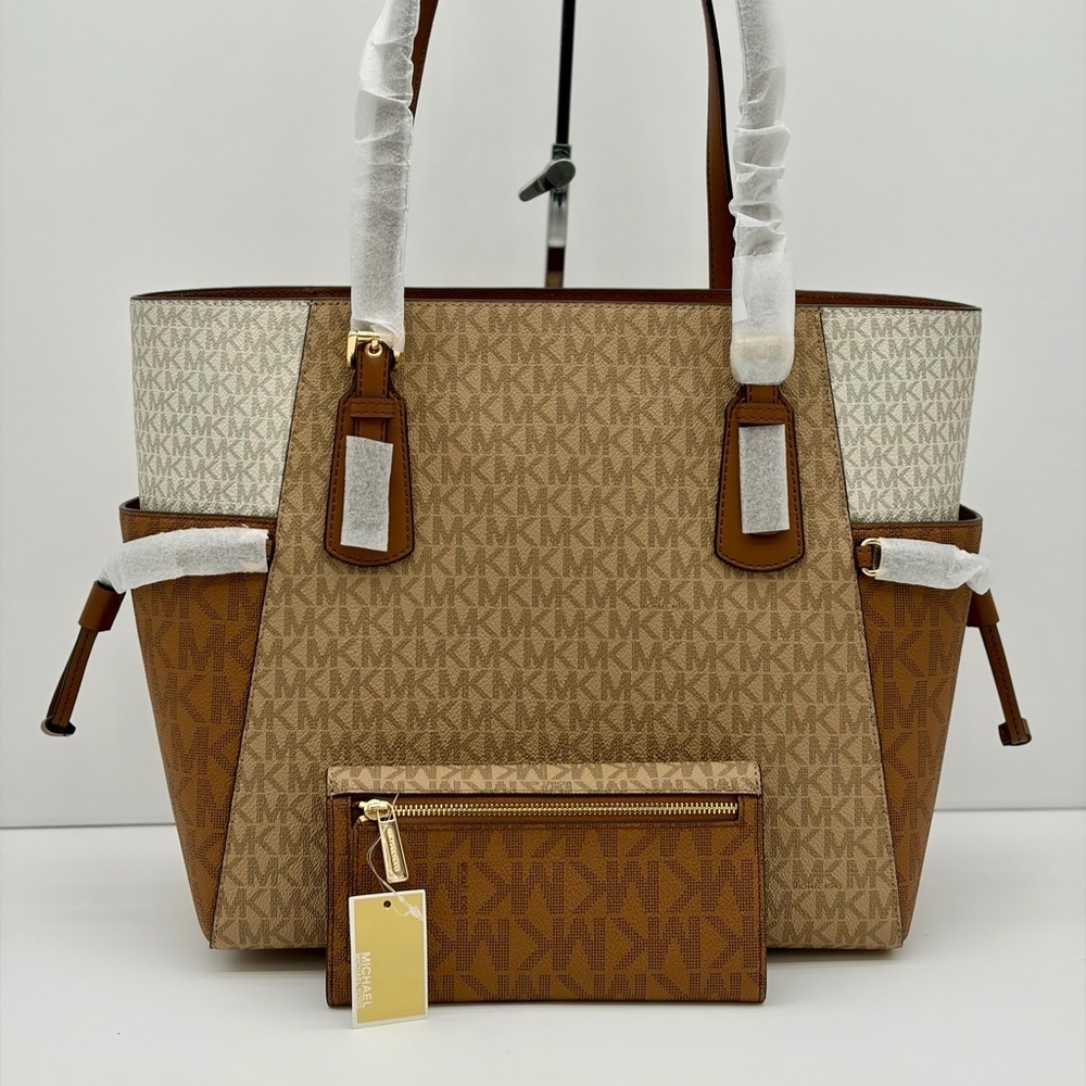 Michael Kors Voyager Color Block Tote and Wallet Set - Picture 7 of 14